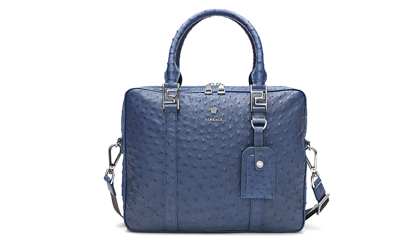 ヴェルサーチが、銀座店 1周年記念限定アイテムと写真集を発売|VERSACE