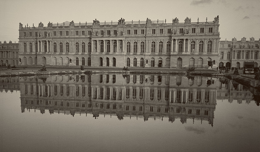 シャネル・ネクサス・ホールでカール・ラガーフェルド写真展が開催｜ART