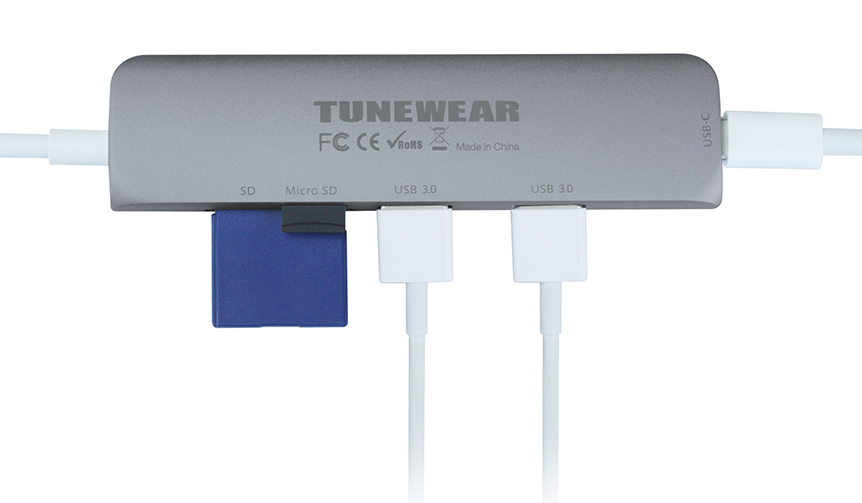 最先端の高性能チップを採用しながらも、重量はわずか44グラム|TUNEWEAR