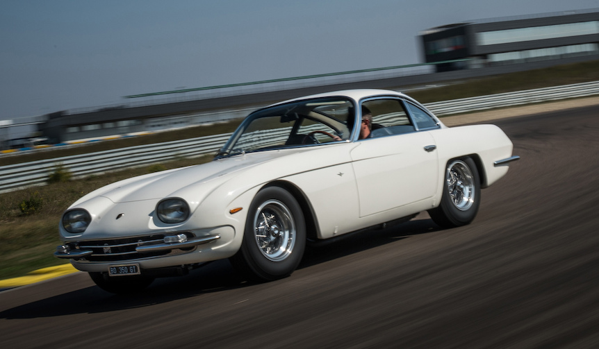 ランボルギーニ初の量産車「350GT」をレストアし、パリで披露｜Lamborghini