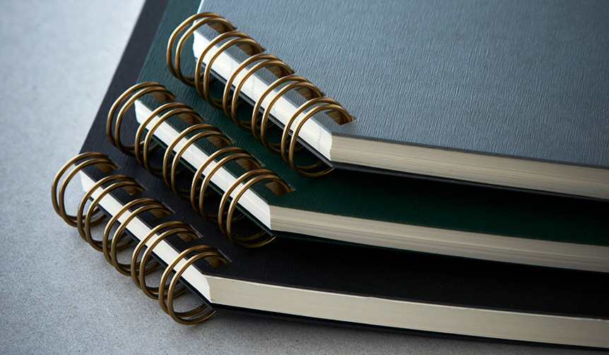 実用新案取得。ヒット商品「ななめリングノート」がリニューアル｜印刷加工連