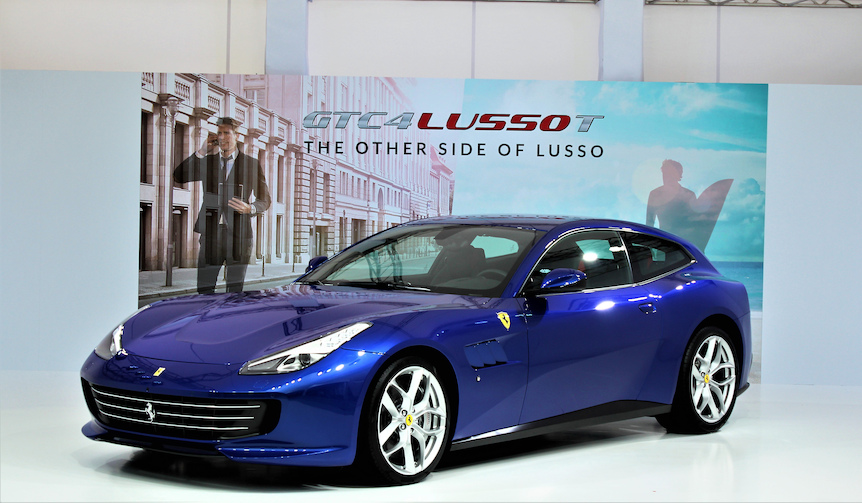 V8ターボにFR採用の「GTC4ルッソT」日本上陸|Ferrari
