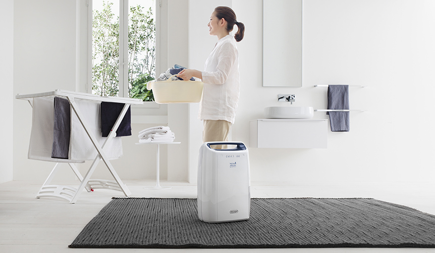 コンパクトボディに最大級の除湿パワーを搭載した衣類乾燥除湿器|De’Longhi