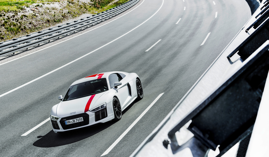 アウディR8に後輪駆動のRWDを追加｜Audi