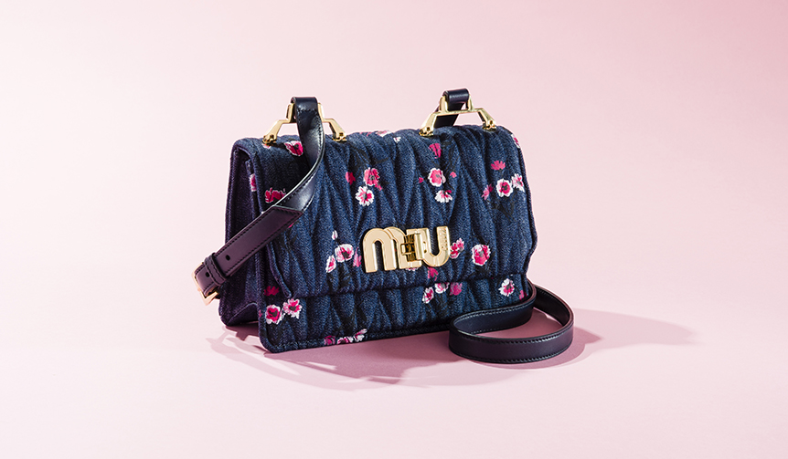 フラワープリント×デニムのポップアップストア｜MIU MIU