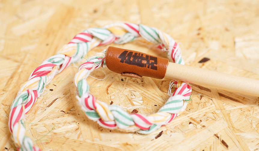 組み立て式の猫用テントが話題のD.I.Yレーベルから「猫じゃらし」が発売 |41世紀