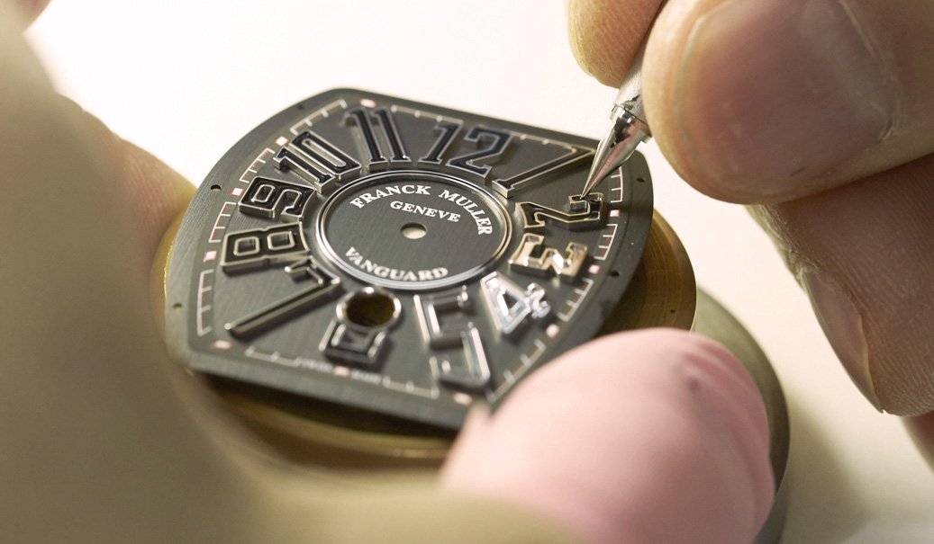 日本初、ダイアルアート職人が”時”に命を吹き込む技術を披露|FRANCK MULLER