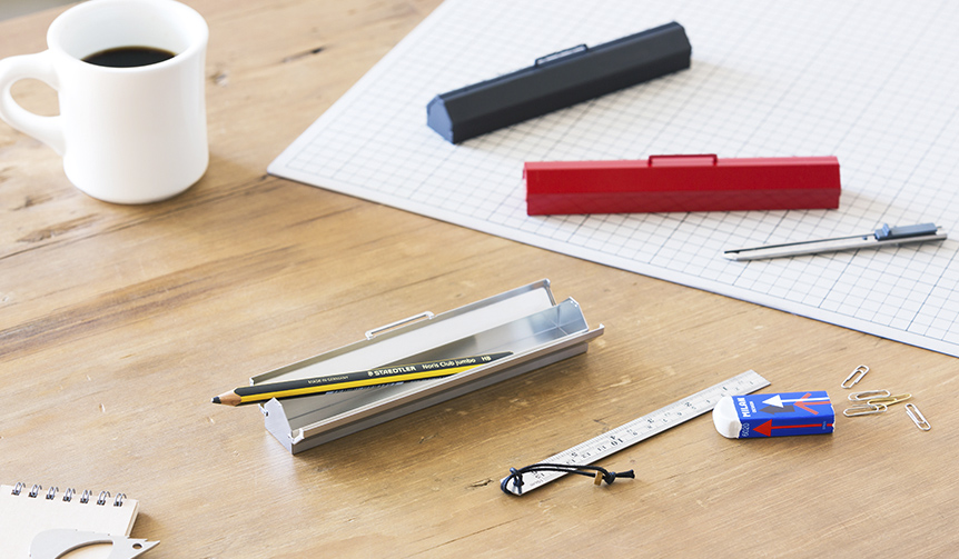 実用性とノスタルジーを兼備したペンケースが価格改定して再登場|Perrocaliente