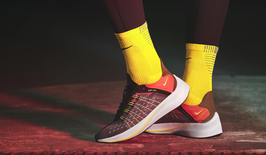 ナイキ、ランニングシューズの機能を取り入れたライフスタイルシューズ「EXP-X14」をリリース|NIKE