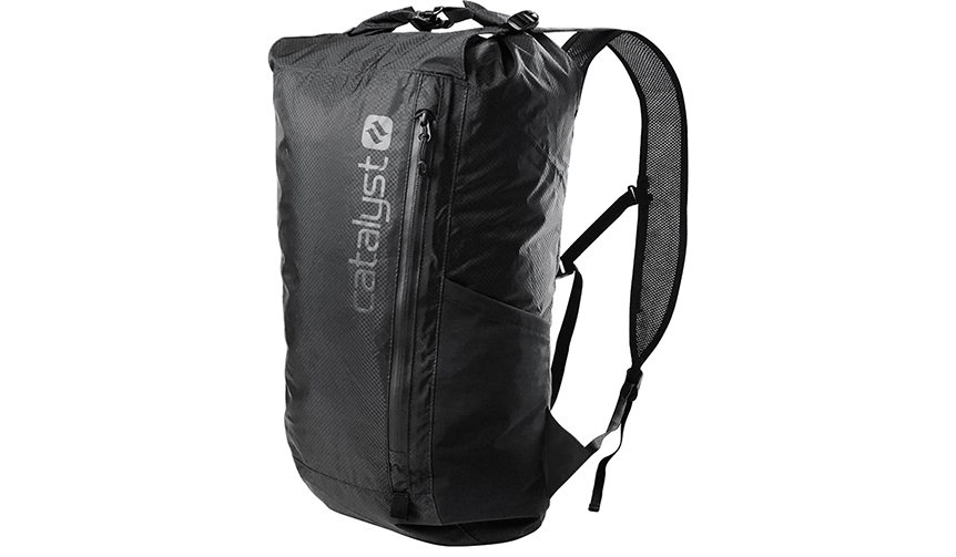 耐水圧評価試験で10,000mmに耐え抜いた完全防水バックパック 20L｜Catalyst