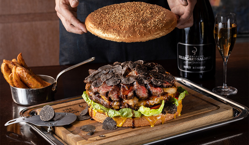 グランド ハイアット 東京が提供する「令和」時代を祝した贅沢バーガー｜EAT