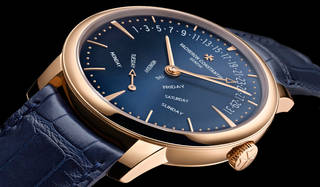 新色ミッドナイトブルーの「パトリモニー・レトログラード・デイ／デイト」｜VACHERON CONSTANTIN