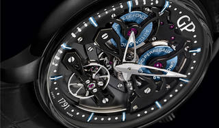 ジラール・ぺルゴによる“地球のようなブルー、宇宙のようなブラック”｜GIRARD-PERREGAUX ギャラリー