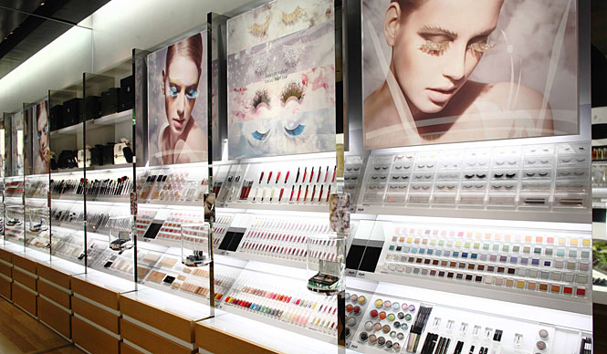  シュウ ウエムラ ビューティブティック表参道ヒルズ店オープン ギャラリー