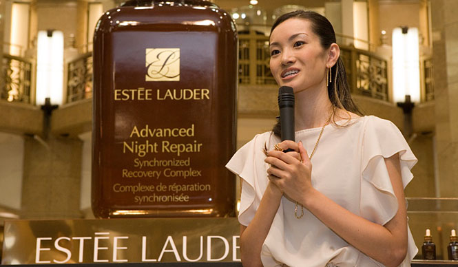  エスティ ローダー「アドバンス ナイト リぺア SR コンプレックス」発売記念イベント開催 ギャラリー
