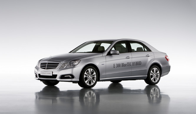  Mercedes-Benz E300 Blue Tec Hybrid｜メルセデス初のディーゼル・ハイブリッド ギャラリー