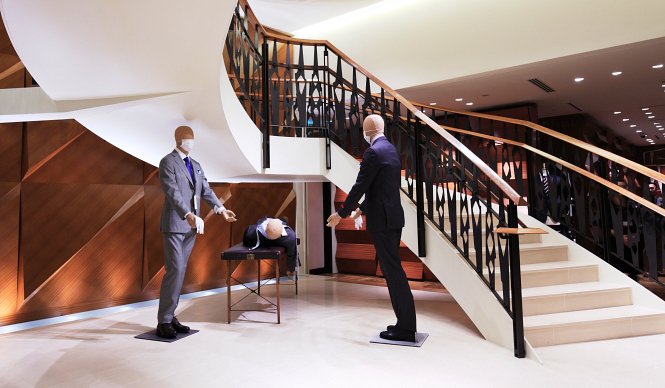  BARNEYS NEW YORK｜バーニーズ　ニューヨーク神戸店 地下1階ガイド ギャラリー