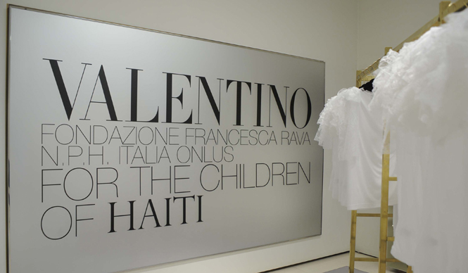  ヴァレンティノ｜VALENTINO ハイチの子どもたちのためのチャリティTシャツを販売！ ギャラリー