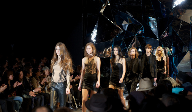  DIESEL BLACK GOLD｜新生「ディーゼル ブラック ゴールド」ランウェイショーを開催