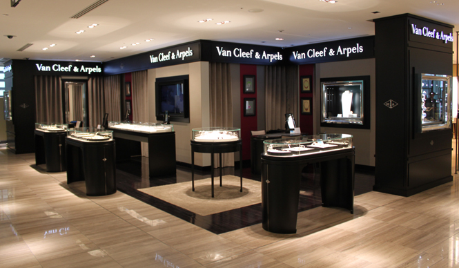  ヴァン クリーフ＆アーペル｜Van Cleef&Arpels　銀座三越店オープン記念特別展示！ ジャッキー愛用ジュエリー復刻版 ギャラリー