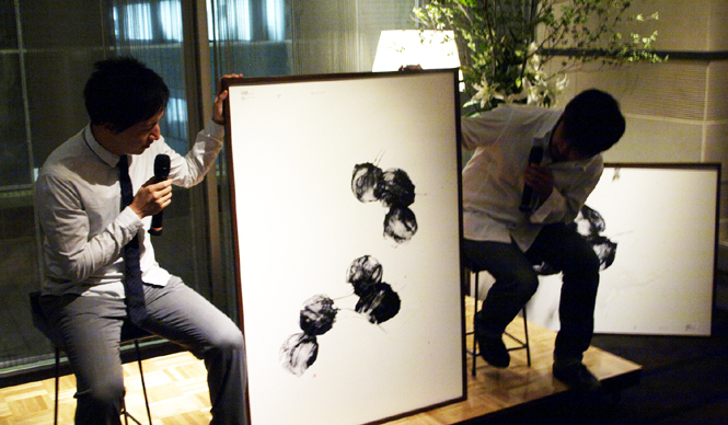  ART｜第7回「食とアートの会」イベントレポート 墨象作家 宮村 弦 ギャラリー