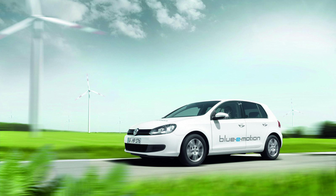  Volkswagen GOLF blue e-motion｜フォルクスワーゲン ゴルフ ブルー e モーション LAモーターショーにて公開 ギャラリー