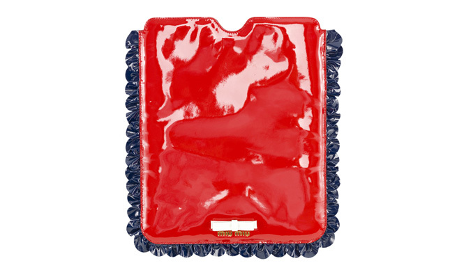  MIU MIU｜待望のiPadと iPodケースが登場 ギャラリー