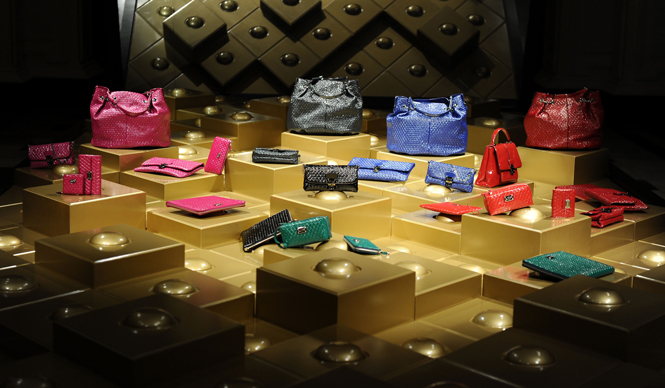  トッズ│「シグネチャーコレクション」を上海で発表｜TOD’S ギャラリー