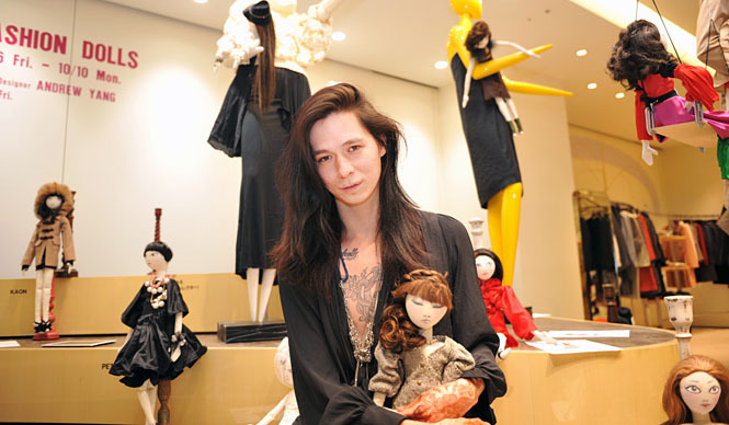  BARNEYS NEW YORK｜話題のドールアーティスト アンドリュー・ヤンの魅力 ギャラリー
