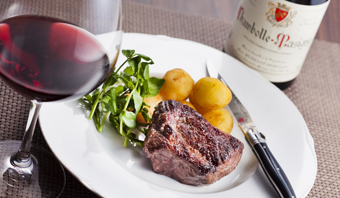 EAT｜岩手の幸と世界各国のワイン『ヌッフデュパプ 六本木』 ギャラリー