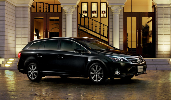 アベンシスがマイナーチェンジし、上級グレードを設定｜Toyota ギャラリー