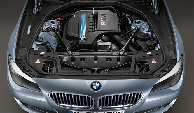 5シリーズにハイブリッド登場｜BMW ギャラリー