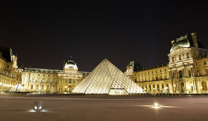 TOSHIBA｜LEDで照らすモナ・リザの微笑み ギャラリー