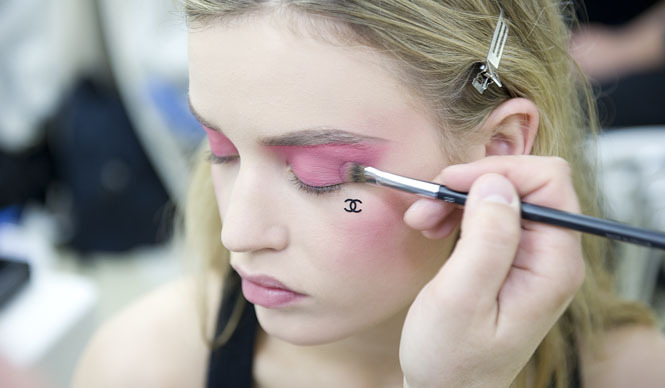 CHANEL｜ピーター フィリップスの斬新なクリエイション ギャラリー