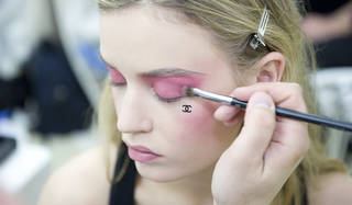 CHANEL｜ピーター フィリップスの斬新なクリエイション ギャラリー