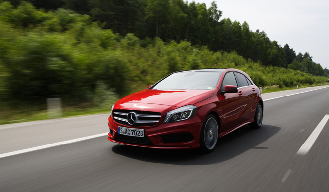 新生Aクラスに早速試乗｜Mercedes-Benz ギャラリー