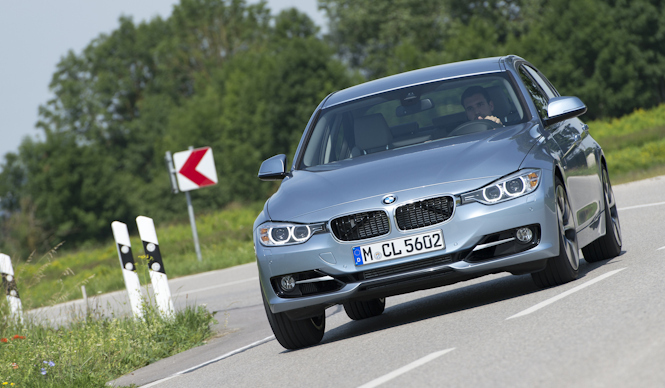 BMW3シリーズにハイパフォーマンスハイブリッドが追加｜BMW ギャラリー