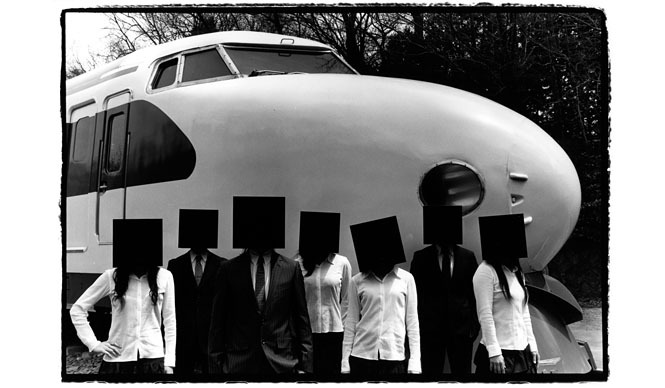 象の鼻テラス／パークでグラインダーマン新作パフォーマンス「bow-wow」上演｜GRINDER-MAN