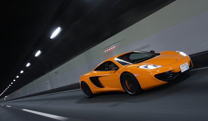 ロングドライブで体感したMP4-12Cの真価｜McLaren ギャラリー