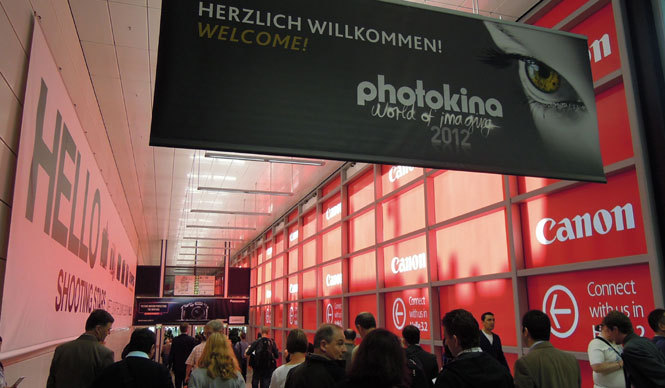 フォトキナ2012｜最大のトピックは、 手が届く“フルサイズセンサー” ギャラリー
