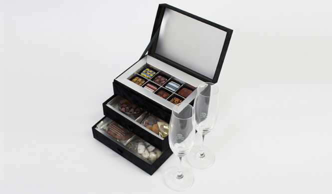 コンパーテス ショコラティエがクリスマス限定スペシャルボックスを発表