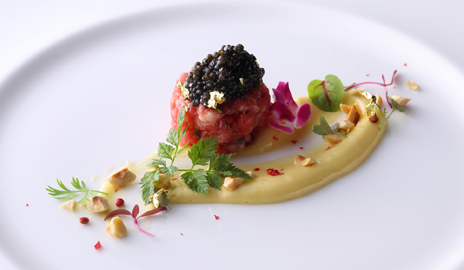 EAT｜ロマンティックなクリスマスコースが登場｜アルマーニ / リストランテ ギャラリー