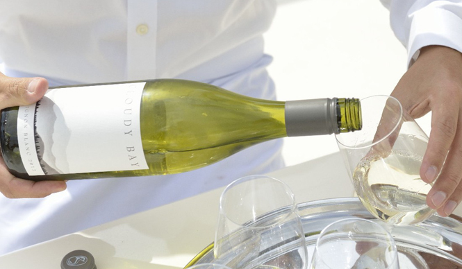 EAT｜大自然が育んだ極上ワイン「クラウディー ベイ ソーヴィニヨン ブラン 2012」｜クラウディー ベイ ギャラリー