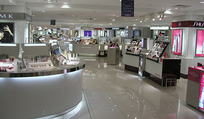 小田急新宿店本館2階 化粧品フロアリニューアル