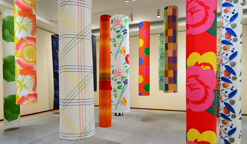 『石本藤雄展 －マリメッコの花から陶の実へ－』、表参道・スパイラルで開催｜ART