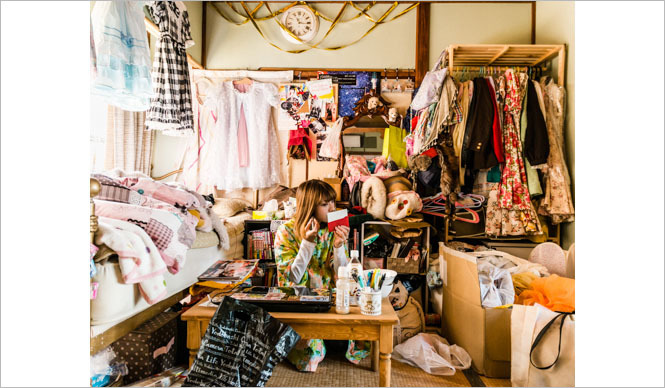 BOOK｜写真家 川本史織が、自身初の写真集『堕落部屋』を解説 ギャラリー