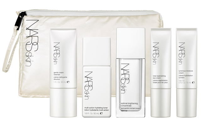 ナーズ｜光のパワーで輝く肌へと導く人気のスキンケアコレクションに限定トラベルセット登場｜NARS