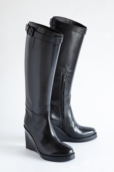 ANN DEMEULEMEESTER｜アーカイブ展『25 YEARS 25 SHOES』を新宿伊勢丹で開催 ギャラリー