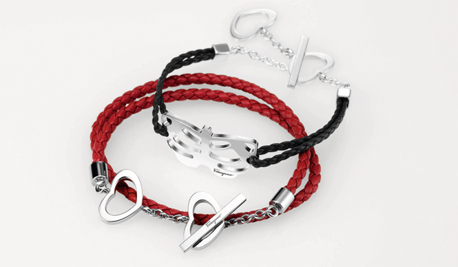 Salvatore Ferragamo｜シルバーのハートとレザーの組み合わせ　愛の季節に贈るブレスレット