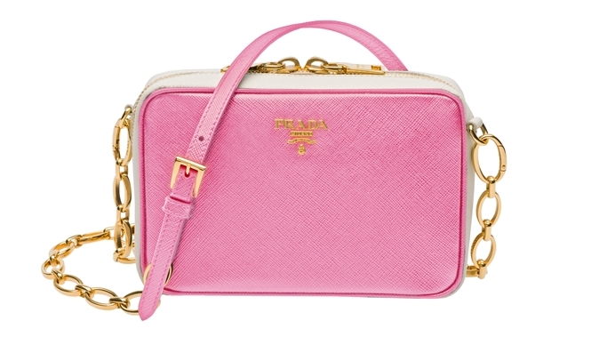 PRADA｜バレンタインにぴったりな新作ポシェットが登場 ギャラリー